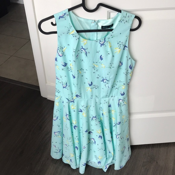 Cals spring dress - Picture 2 of 3
